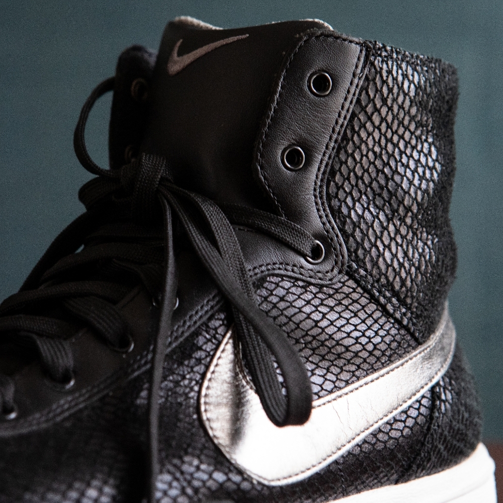 Nike Womens Hightop Sneaker